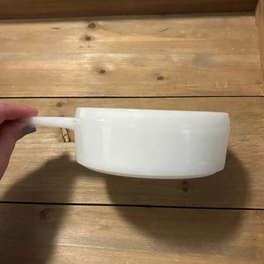 Milk Glass Glasbake 14 oz. 1 Handle Individual Casserole - Picture 2 of 5